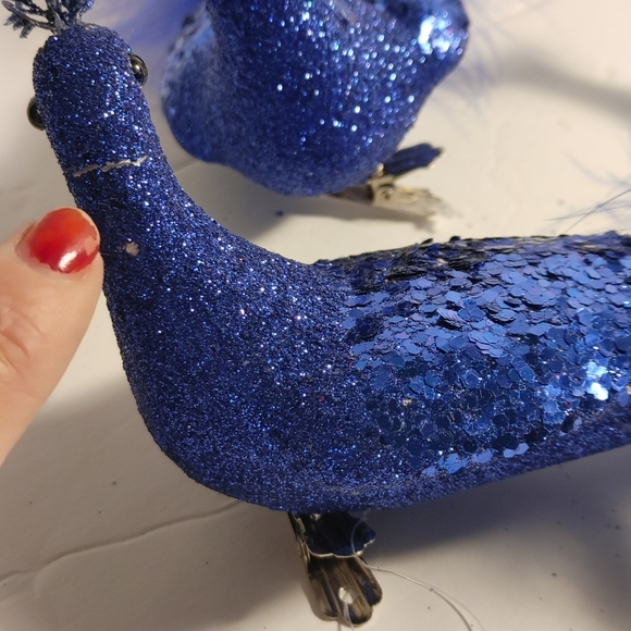 Deep Blue 4 Feather Peacocks Glitter and Feathers Long Tail 1 Humming Bird Clip - Picture 3 of 16